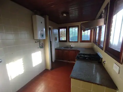 CASA DOS DORMITORIOS VENTA CITY BELL PARQUE PILETA