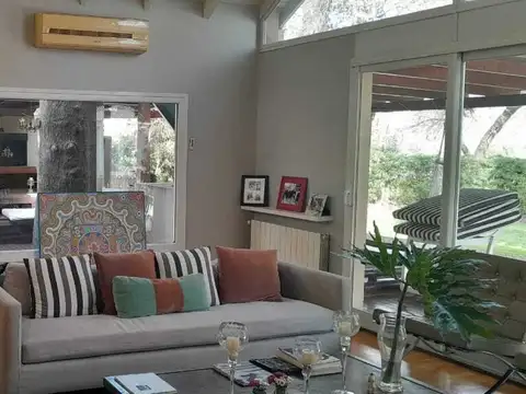 Casa 4 ambientes con 3 baños