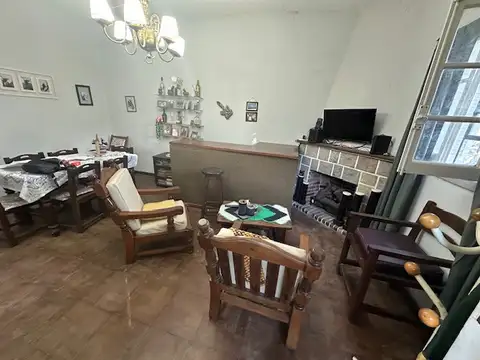Casa 3 ambientes con 2 baños