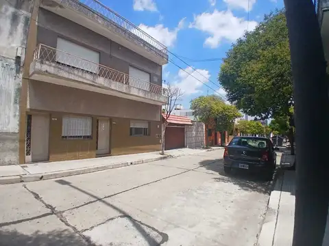 PH de 5 Ambientes en Planta Baja – Gran Potencial en Nueva Pompeya