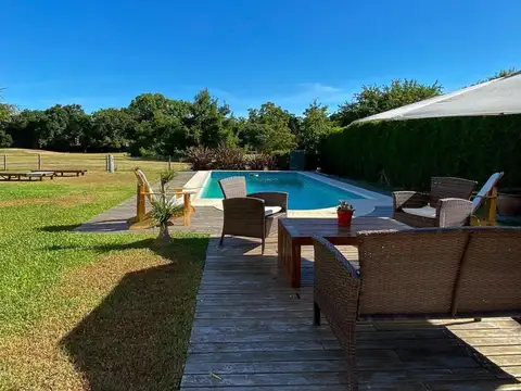 Casa en Venta en Abril Club De Campo, USD 860.000