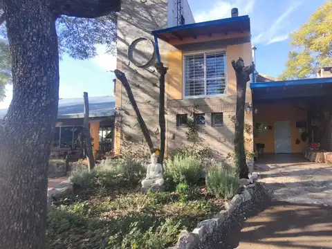 Casa en Venta con 6 cocheras