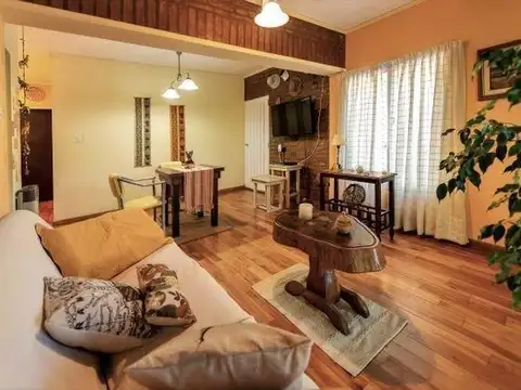 Casa en Venta con 6 cocheras
