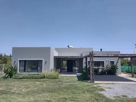 Casa en venta en Chacras del Ocho, al lado de Pilará