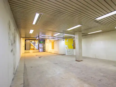 Importante local comercial en excelente zona