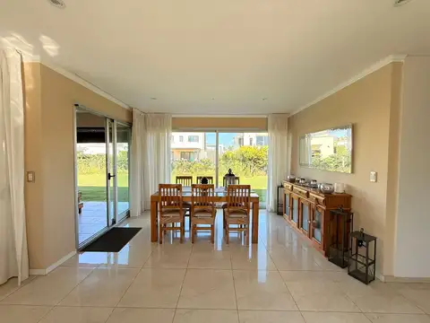 Casa en Alquiler en Belen de Escobar, USD 1.100
