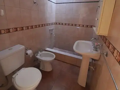 Depto Tipo Casa en Alquiler en Centro, $ 650.000