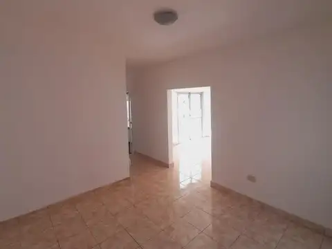 Depto Tipo Casa en Alquiler de 1 dormitorio