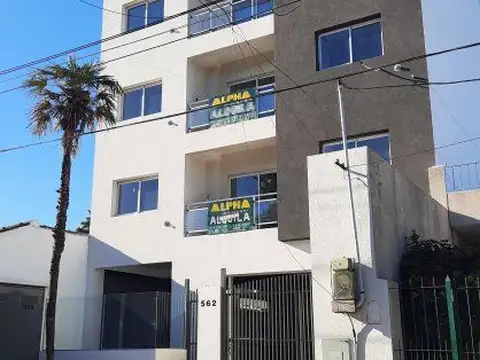 Depto. de 3 amb. y cochera en venta | Berazategui Centro