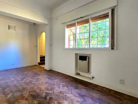 Casa 6 ambientes con 2 baños