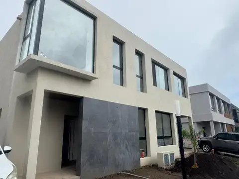 Venta Dúplex 5 ambientes Spring Park Pilar