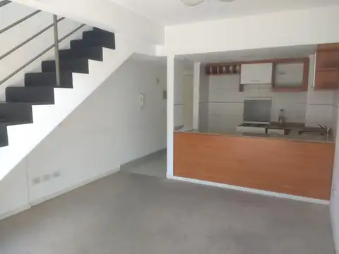 Departamento - Duplex 2 amb en Balvanera con cochera!