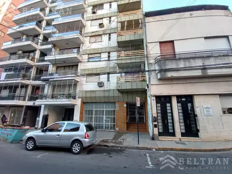 Mendoza al 600. 1er piso con Patio