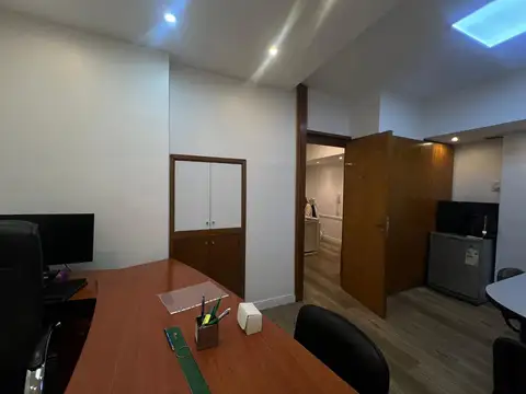 Local en Venta en Parque Rivadavia, USD 290.000
