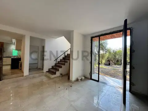 RESIDENCIA DE CATEGORIA EN COUNTRY EL BOSQUE - 3 DORMITORIOS