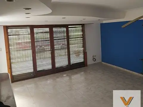 Casa en venta - 3 Dormitorios 2 Baños - Cocheras - 194Mts2 - Mar del Plata