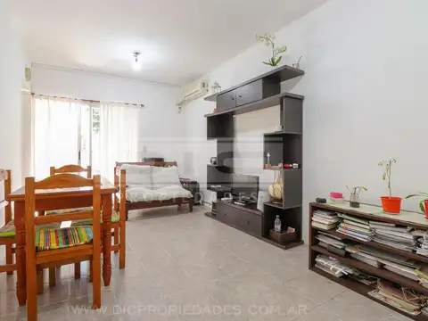 Carlos casares al 1200, entre Constitución y 3 de febrero