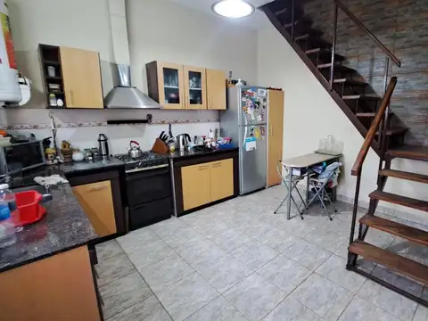 Casa 5 ambientes con 2 baños