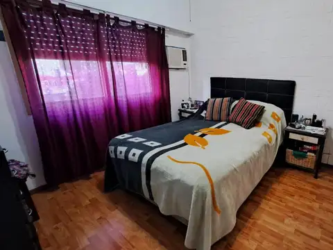 Venta Casa de 5 ambientes con Chochera en Morón