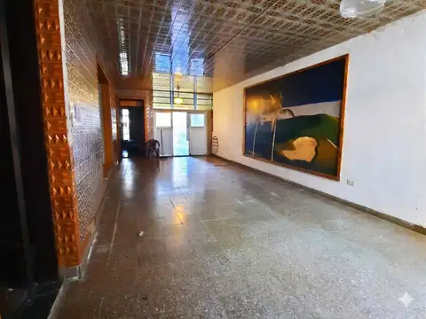 Venta propiedad de 360 mts sobre Av Mariano Acosta y Alberdi