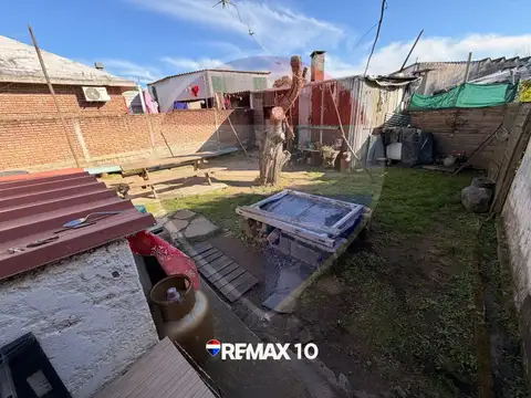 Se vende casa 2 dormitorios buena ubicación