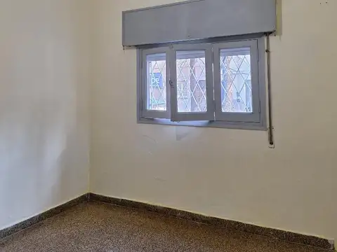 ALQUILO CASA  2 DORM. PJE. INDEPENDENCIA AL 3100