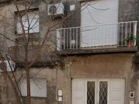 ALQUILO CASA  2 DORM. PJE. INDEPENDENCIA AL 3100