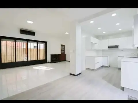 Depto Tipo Casa en Venta de 4 dormitorios