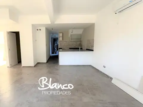 Dúplex de 3 Amb en Venta en la Calle Los Narcisos 500