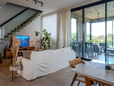 Casa 5 ambientes con 3 baños