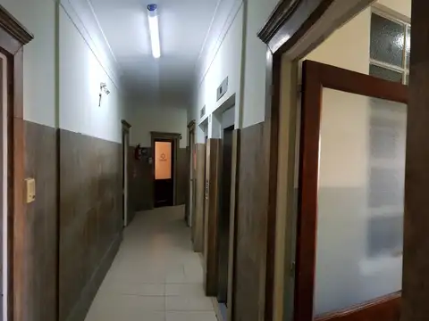 Av. Roque Sáenz Peña 700, Piso 7