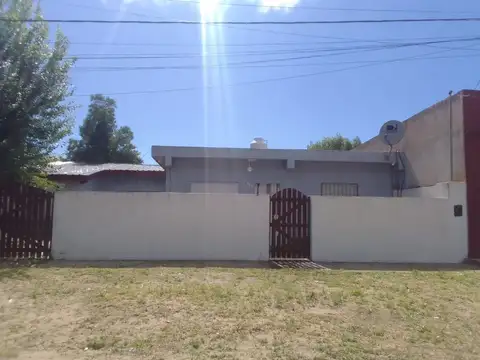 CASA + DEPARTAMENTO + COCHERA DESCUBIERTA + PATIO