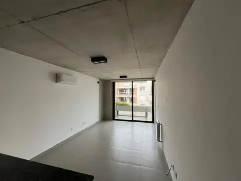 Francia 2500, Piso 4