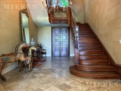 Casa en Venta en Punta Chica, USD 3.500.000