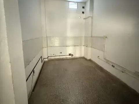 Local sobre Av. San Martin - Facilidades para el ingreso
