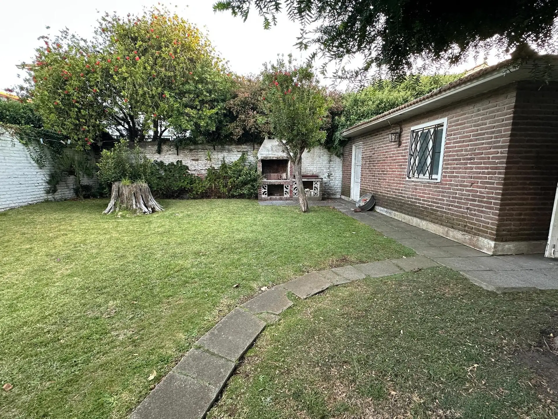 Venta casa en block con parrilla, cochera, terraza con vista al mar - Punta Mogotes