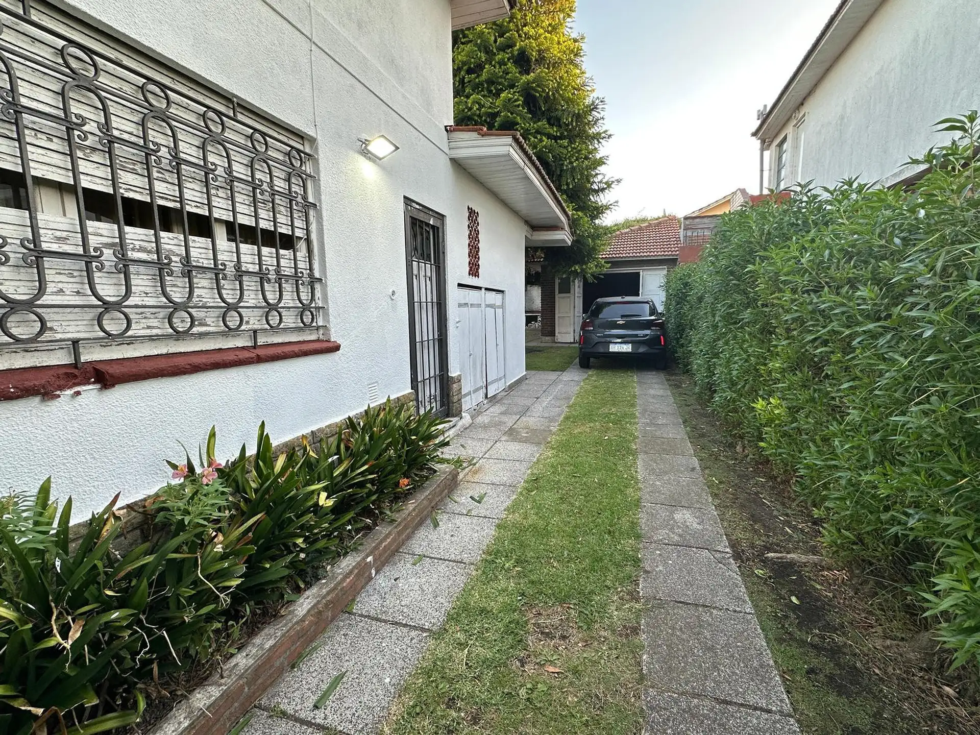 Venta casa en block con parrilla, cochera, terraza con vista al mar - Punta Mogotes