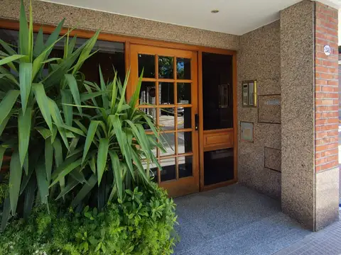 HERMOSO DEPTO – AL FRENTE – AMPLIO – OPTIMO ESTADO