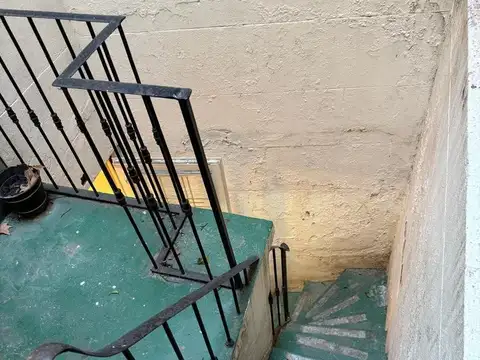 Depto Tipo Casa 5 ambientes con 2 baños