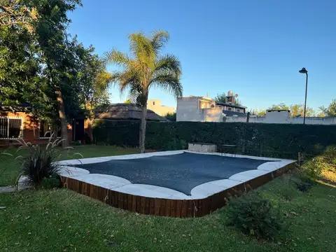 CASA QUINTA CON GRAN LOTE