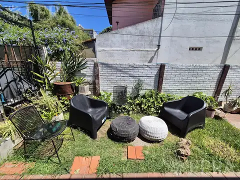Venta PH 3 ambientes con patio en Wilde
