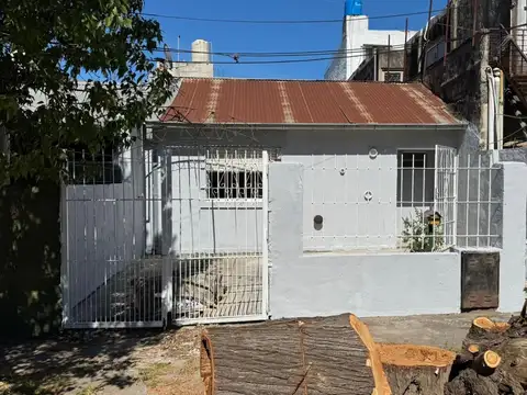 IMPERDIBLE CASA A RECICLAR