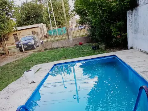 VENTA CASA C/PILETA A REFACCIONAR - GRAL RODRIGUEZ