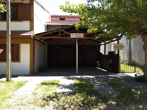 Dúplex en venta de 4 dormitorios c/ cochera en Costa Azul