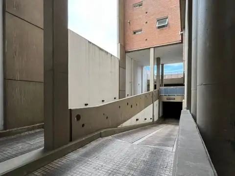 Cochera en alquiler en barrio La sexta/ Abasto