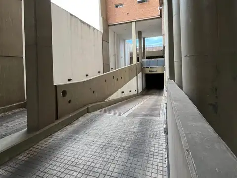 Cochera en alquiler en barrio La sexta/ Abasto