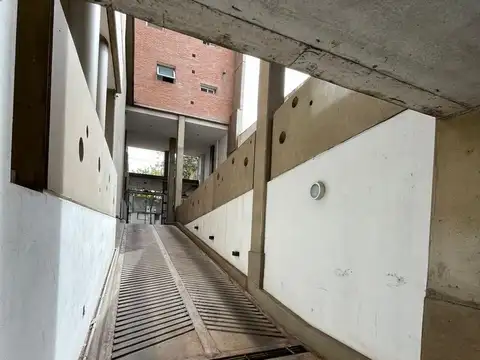 Cochera en alquiler en barrio La sexta/ Abasto