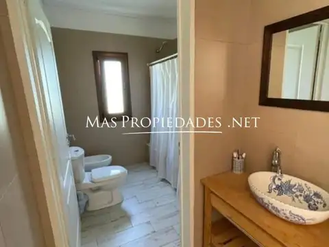 Casa en Alquiler Temporal con 4 cocheras