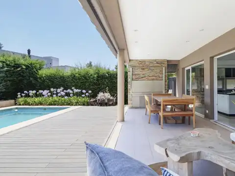 Casa en Ayres Plaza