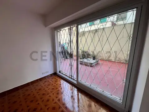 Jorge Luis Borges 2400, Piso 1